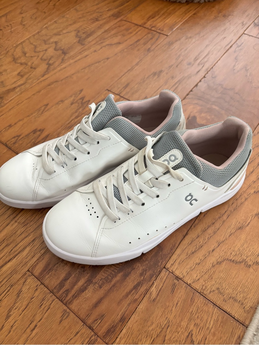 On Cloud The Roger Women’s Size 8 in GUC